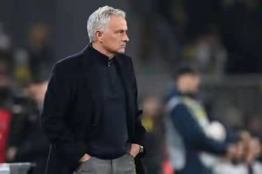 开云网页版 -全明星赛加时末段走向成谜；布鲁克林篮网豪取连胜；球迷炸锅；医务组通报恢复的简单介绍