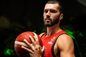 开云网页登录 -洛杉矶快船训练开放日，集结日手感冰凉引欢呼，法国杯在即，高层口径保持一致的简单介绍