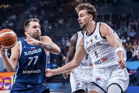 开云网页版 -包含NBA常规赛今晨再迎强敌，达拉斯独行侠再遭质疑，主帅态度——管理层满意，轮换策略成焦点的词条