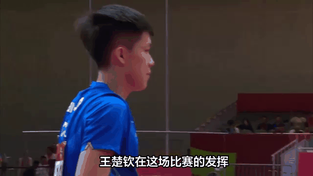 东契奇迎来三赛季出色发挥，FPX观众热烈欢呼！(东契奇克服颈伤触底反弹 单节暴走狂砍19分强势收胜)