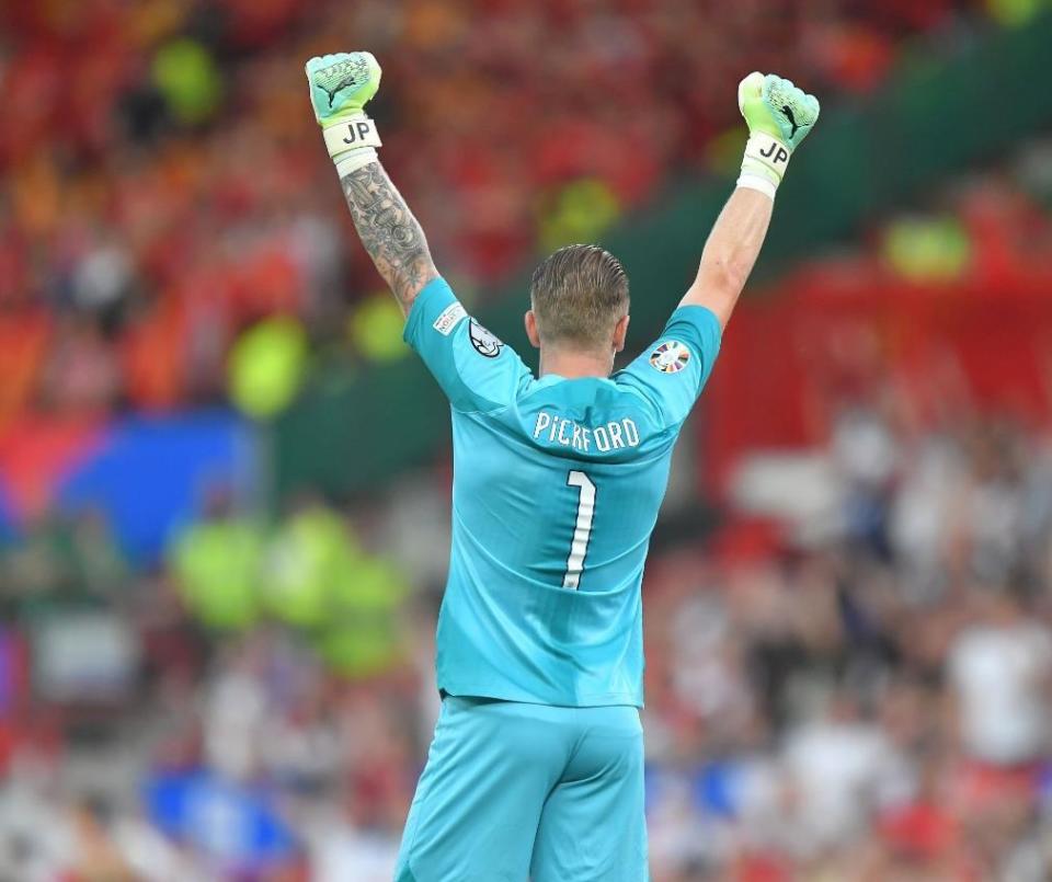 赛地聚焦：德甲转会期热度飙升，切尔西再遭质疑，话题不断，阵容厚度经受考验的简单介绍